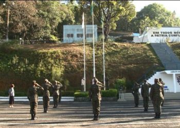 Sete de setembro é celebrado com hasteamento da bandeira em Poços de Caldas