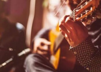 Comitê Covid-19 autoriza retomada de música ao vivo em bares e restaurantes de Poços