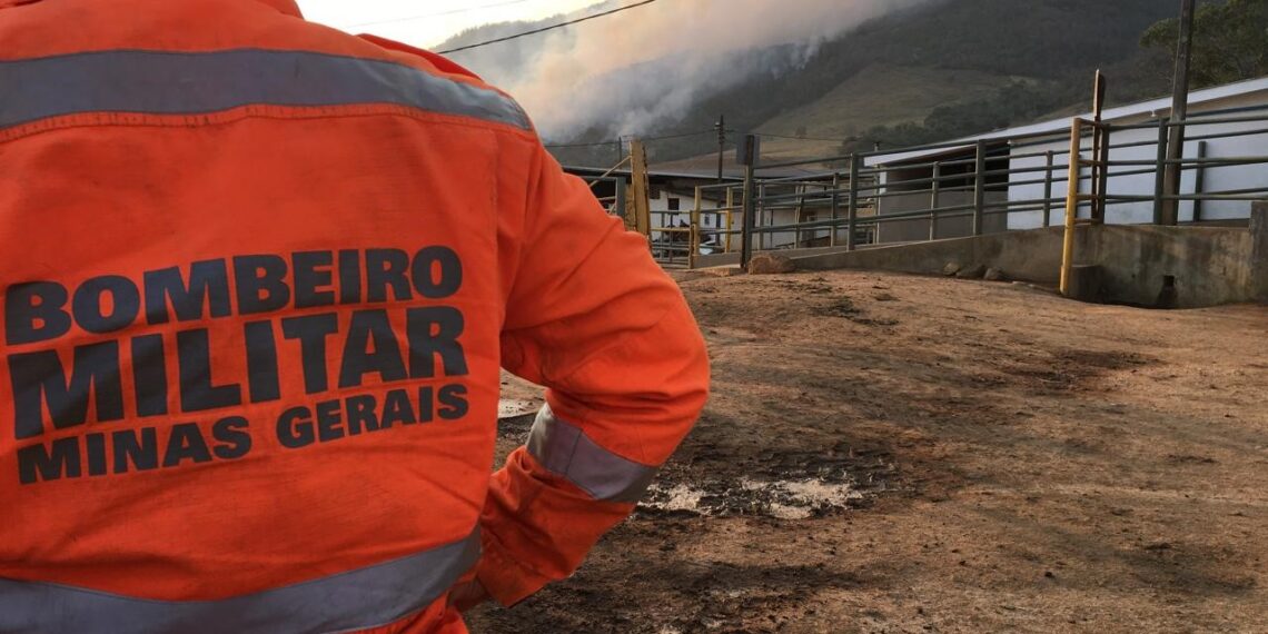 ANDRADAS | Incêndio atinge área próxima ao Pico do Gavião
