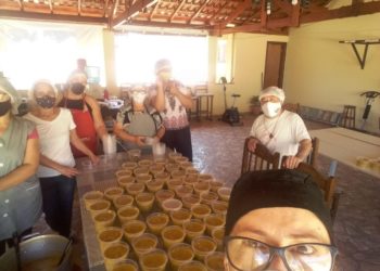 Projetos sociais arrecadam doces e brinquedos para o dia das crianças em Poços de Caldas