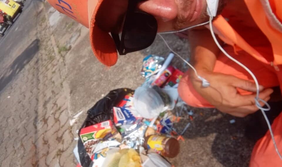 Gari de Poços pede cuidado no descarte do lixo após encontrar seringas e agulhas