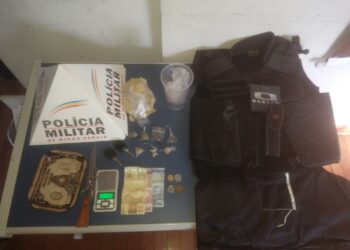 Menor é apreendido com drogas e colete furtado de agente penitenciário