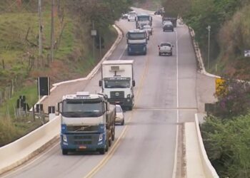 DER-MG restringe tráfego de veículos pesados de grande porte no feriado
