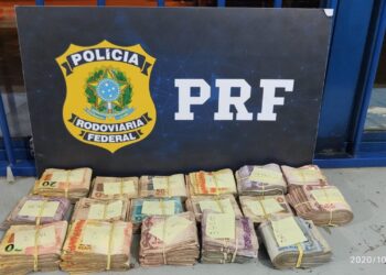 Homem é preso com veículo roubado e mais de 23 mil reais