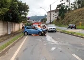 Após acidente, motorista é socorrido embriagado, tenta agredir equipe médica e foge de hospital