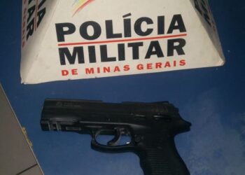 Após briga de trânsito homem armado é preso