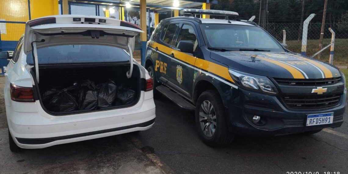 PRF de Poços apreende produtos de origem estrangeira avaliados em R$ 80 mil