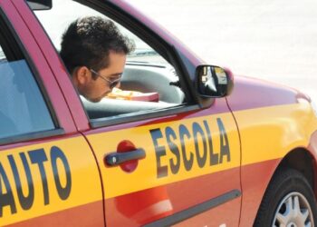 Poços tem 700 pessoas na lista de espera para provas teóricas da CNH