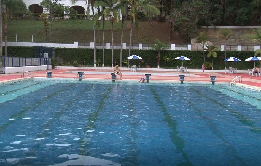 Comitê Covid-19 de Poços de Caldas libera piscinas para lazer