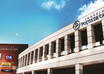 Outubro Rosa: shopping de Poços faz arrecadação de lenços para pacientes com câncer