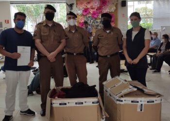 Polícia Militar doa 69 quilos de roupas para a Unacon de Poços