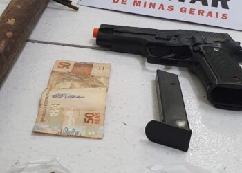 Adolescente é detido por tráfico de drogas e porte ilegal de arma