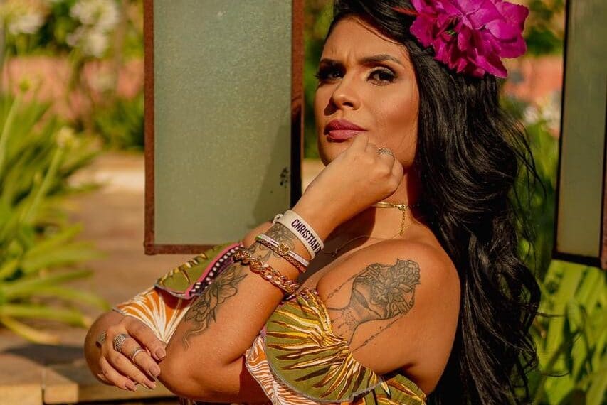 Candidata vítima de preconceito comenta ataques após ser uma das mais votadas