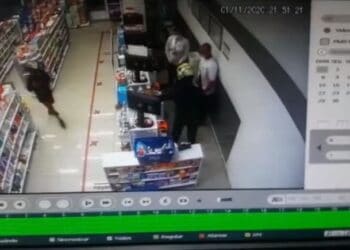 Farmácia é assaltada em Poços