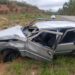 Carro fica destruído após acidente na BR-267