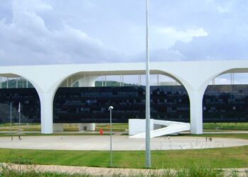 Governo de Minas pagará salário de dezembro e parte do 13º a todos os servidores antes do Natal