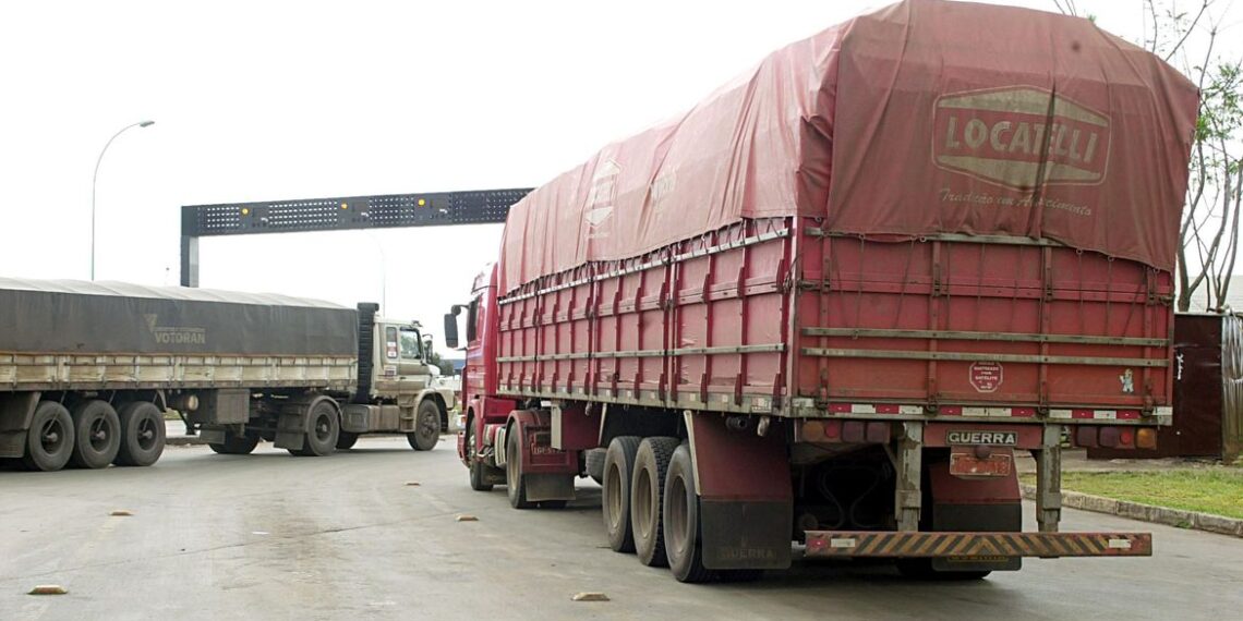 Campanha alerta caminhoneiros sobre roubos de cargas