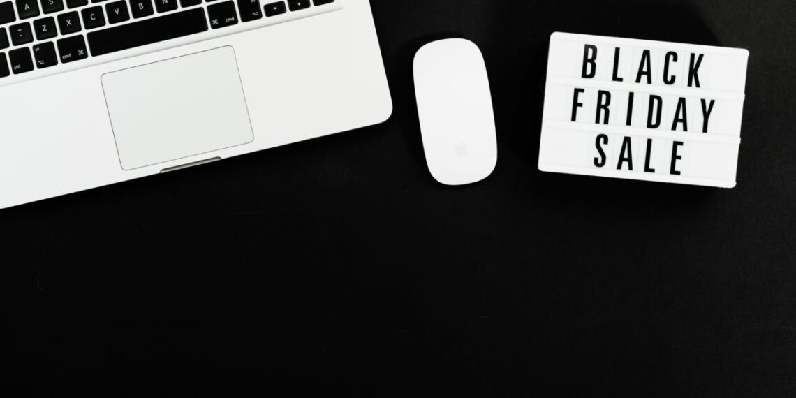 Confira quais empresas no Brasil elevaram os preços antes da Black Friday