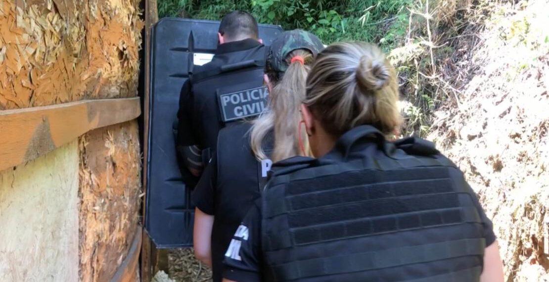 Policiais civis de Poços visitam grupo de operações especiais Tigre