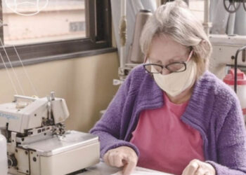 Projeto Máscara Mais Renda beneficia mulheres do Jardim Kennedy