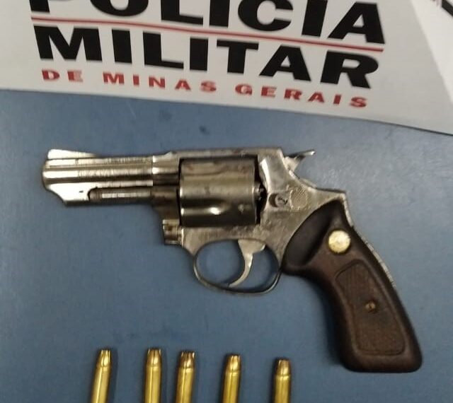 Homem é preso por posse ilegal de arma