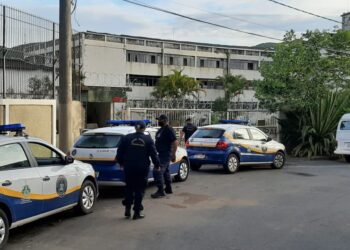 Operação retira moradores em situação de rua que invadiram Complexo Santa Cruz