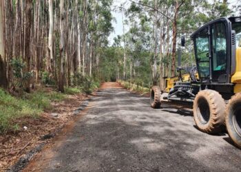 Asfalto retirado da  Rodovia do Contorno é utilizado pela prefeitura para cascalhar estradas vicinais