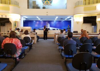 Profissionais do setor de eventos se reúnem com vereadores e representantes da prefeitura