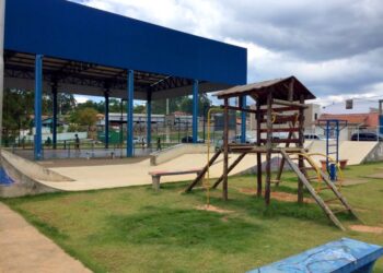 CEU realiza campanha para doação de livros