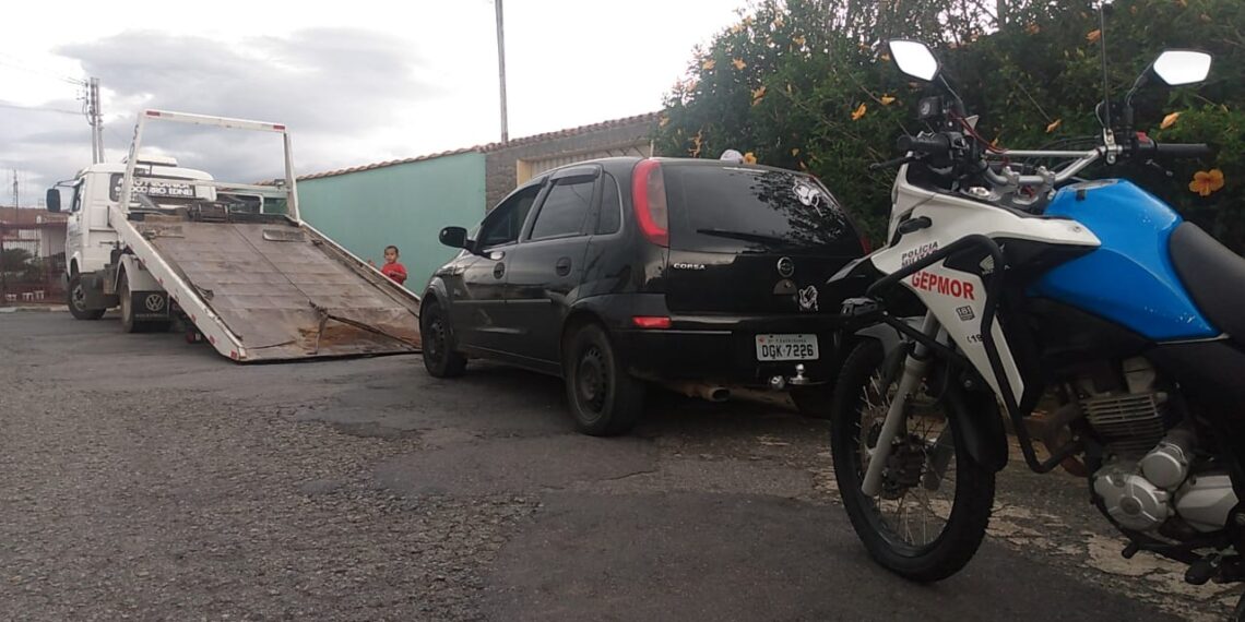 Durante operação, militares do GEPMOR e Tático Móvel prendem foragido da justiça