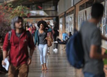 MEC anuncia regras para o Fies do segundo semestre de 2021