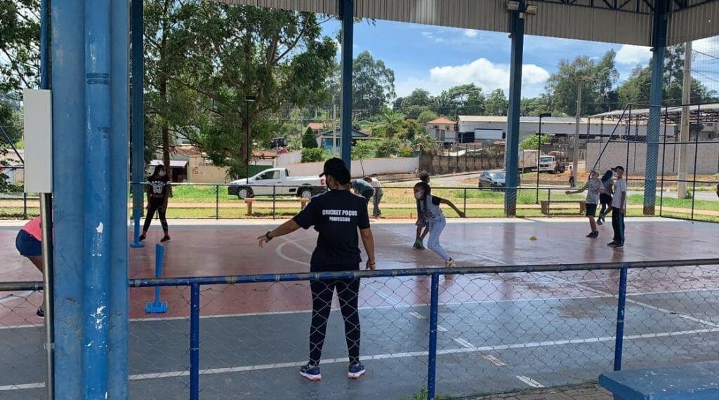 Centro de Artes e Esportes Unificado retoma aulas de zumba e cricket