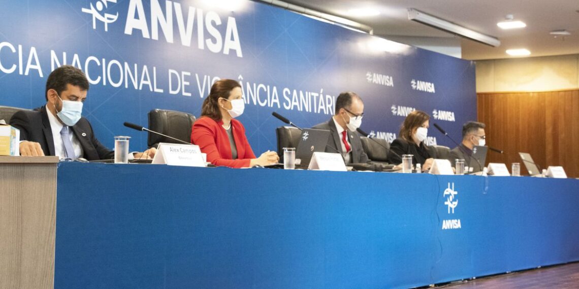 Anvisa aprova uso emergencial de vacinas do Butantan e da Fiocruz no Brasil