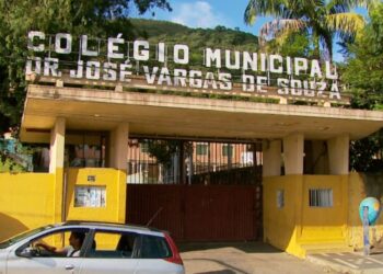 Aguardando liberação de ensino híbrido, Secretaria de Educação faz adequação de unidades