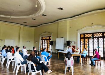 Secretaria de Turismo realiza reunião com hoteleiros