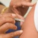 Alerta: vacina contra a Covid está sendo usada como isca para aplicar golpes