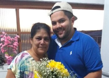 Psicólogo reencontra mãe biológica após trinta anos