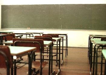 Abaixo-assinado pede que aulas presenciais não sejam autorizadas em Poços
