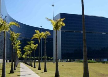 Governo de Minas anuncia cronograma de pagamento do restante do 13º salário dos servidores