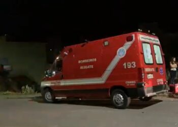 Motoentregador é socorrido por Bombeiros após acidente causado por condutor embriagado