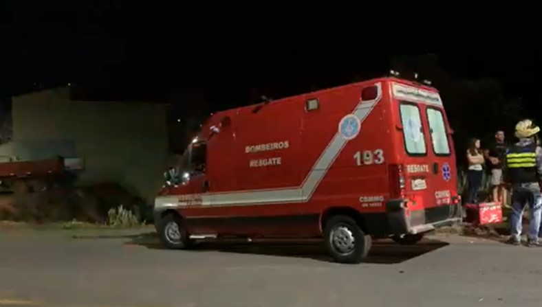 Motoentregador é socorrido por Bombeiros após acidente causado por condutor embriagado