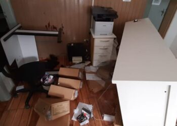 Departamento de Habitação é alvo de vandalismo