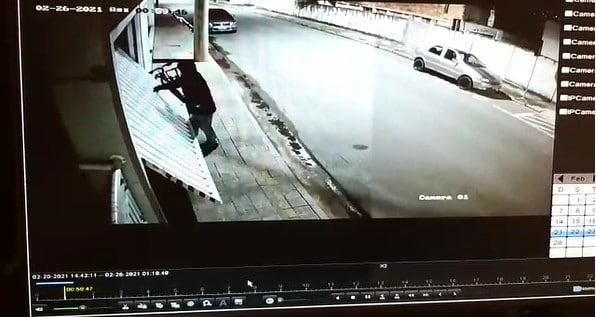 Ladrão é flagrado furtando duas bicicletas em Poços de Caldas