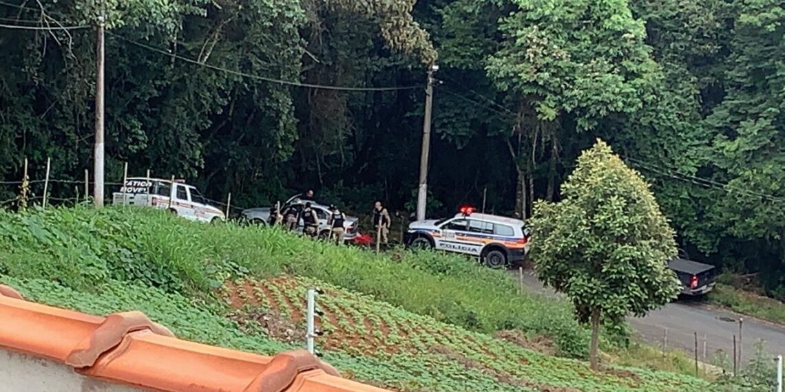 Após perseguição, homem é preso por desobediência