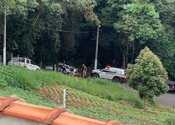 Após perseguição, homem é preso por desobediência