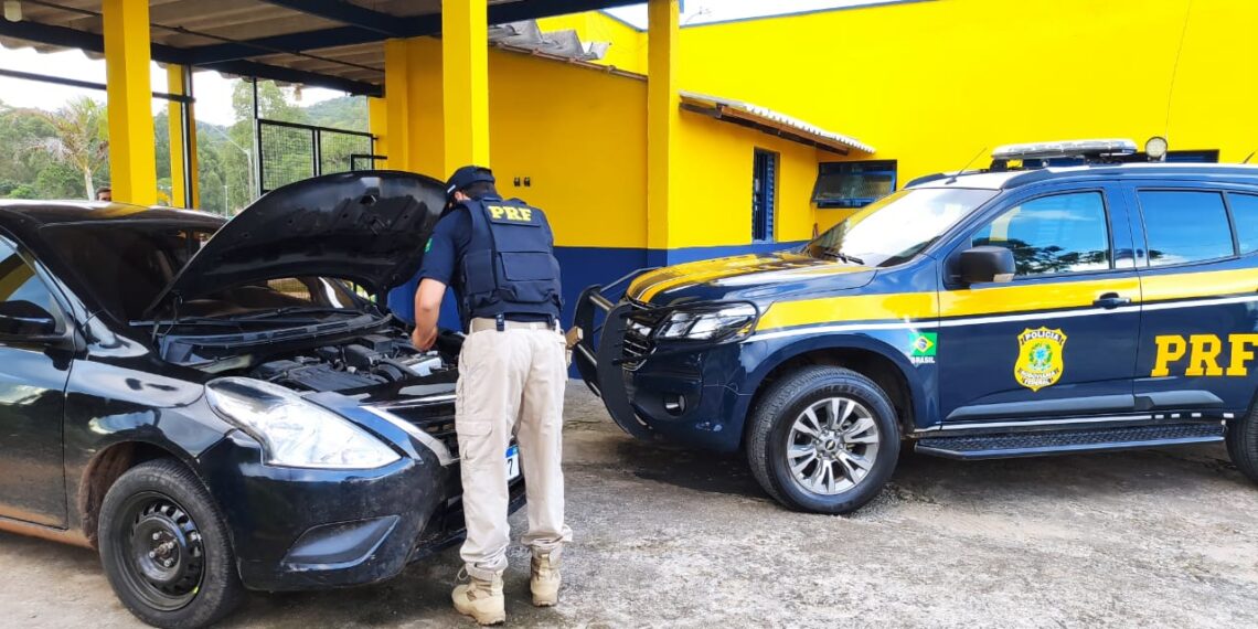 PRF recupera veículo furtado