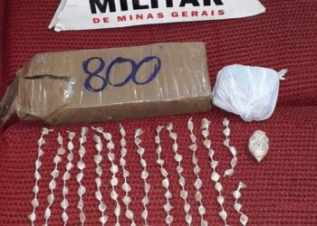 Menor é apreendido com quase um quilo de droga