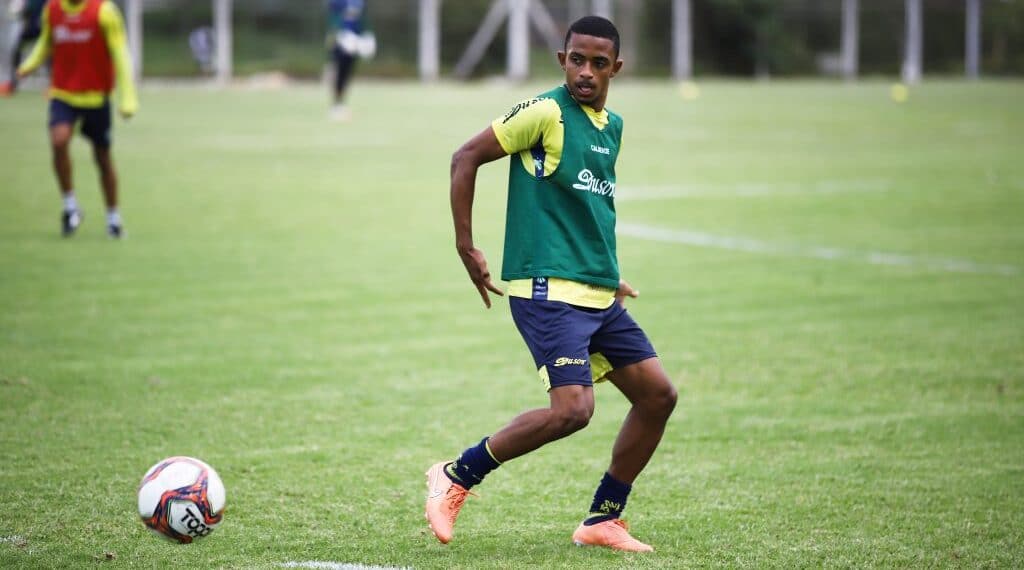 Caldense promove ao profissional volante poços-caldense Ryan