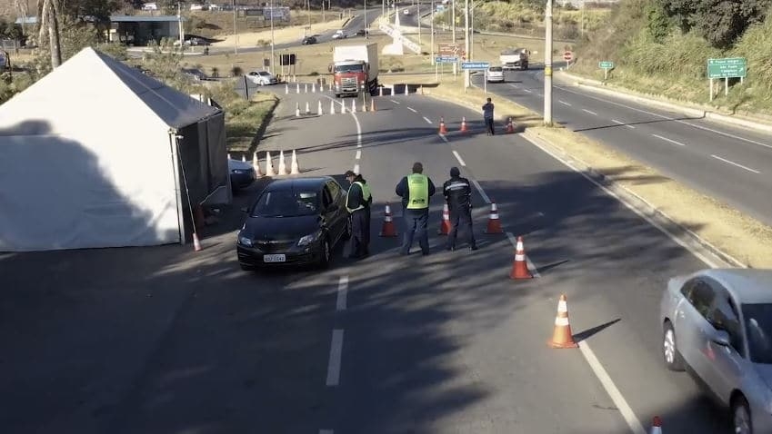 Barreiras para conter a entrada de turistas em Poços vão funcionar a partir desta quarta