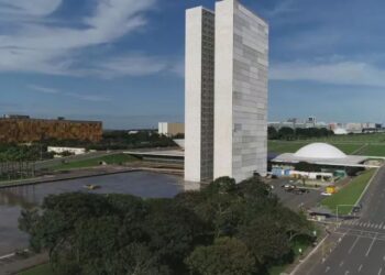 Governo prepara projeto que classifica todo tipo de trabalho como essencial